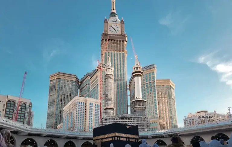 Pilgrims in front of the Makkah Clock Tower